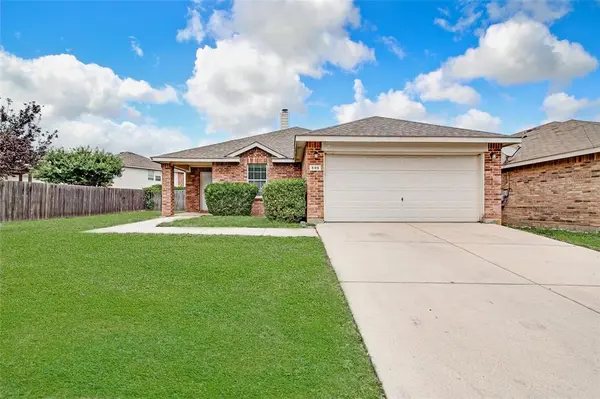 596 Creekbend Street, Crowley, TX 76036