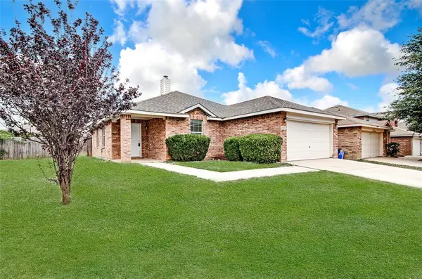 596 Creekbend Street, Crowley, TX 76036