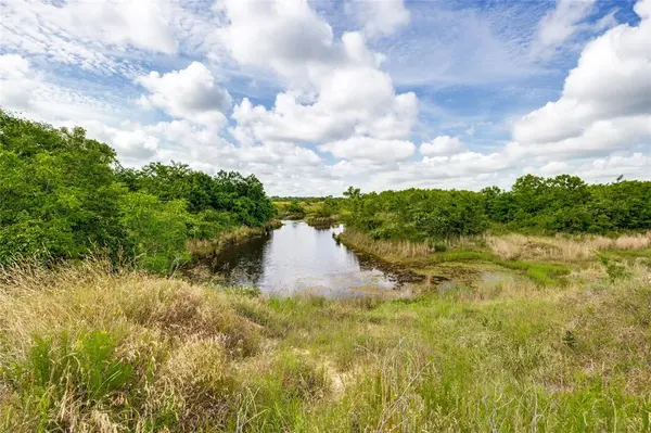10092 W FM 1753, Savoy, TX 76479