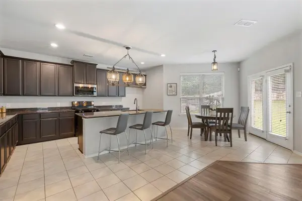 1725 Crescent Oak Street, Wylie, TX 75098