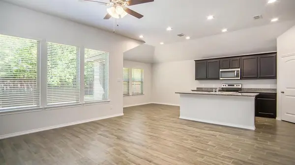 9816 Mescalbean Boulevard, Fort Worth, TX 76036