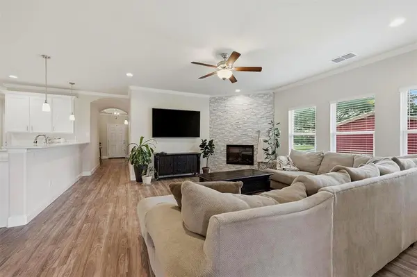 114 Sequoya Drive, Lake Kiowa, TX 76240