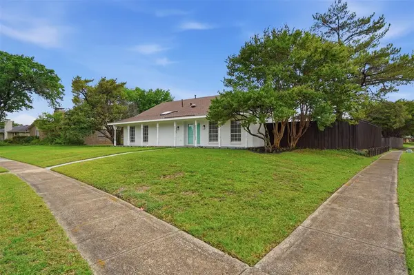 5017 Roundtable Lane, Garland, TX 75044