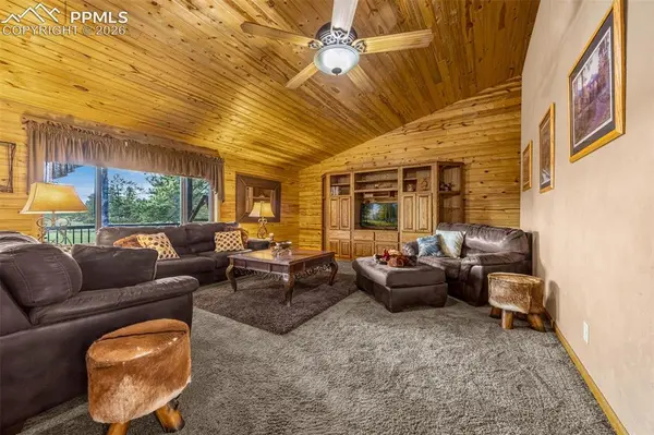 143 Ring RD, Guffey, CO 80820