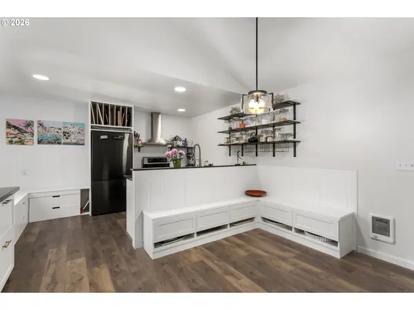 5225 JEAN RD #108, Lake Oswego, OR 97035