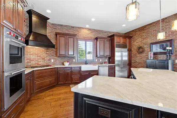 1548 Amber CT, Castle Rock, CO 80108