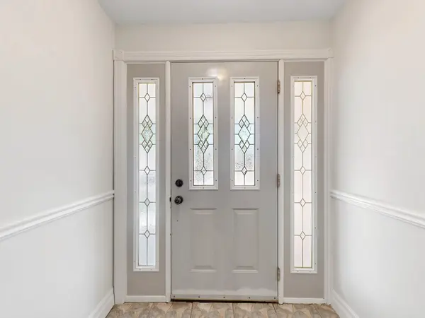2220 Springfield CT, Mississauga, ON L5K 1V2