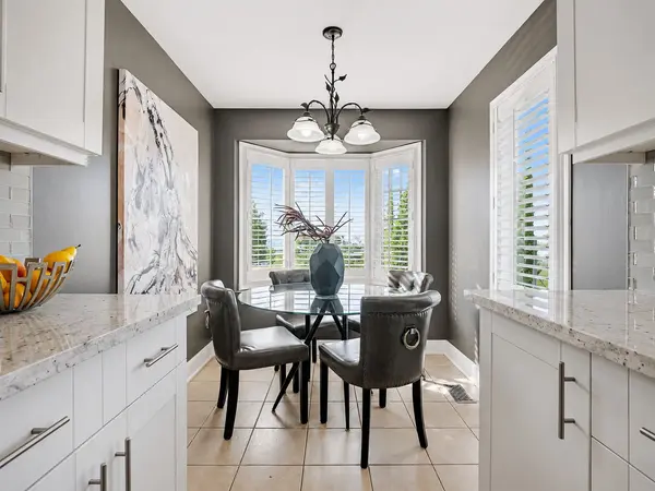 629 ANGELA CT, Burlington, ON L7L 7A4