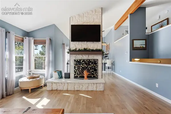 6945 Meadowwood PL, Colorado Springs, CO 80918