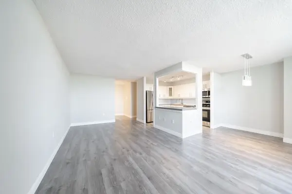 355 Rathburn RD E #1204, Mississauga, ON L4Z 1H4