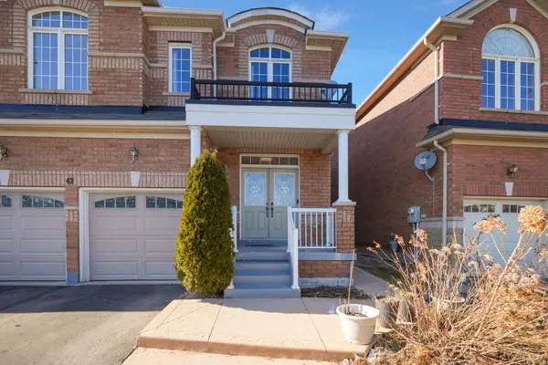 43 Alice Springs CRES, Brampton, ON L6X 0R7
