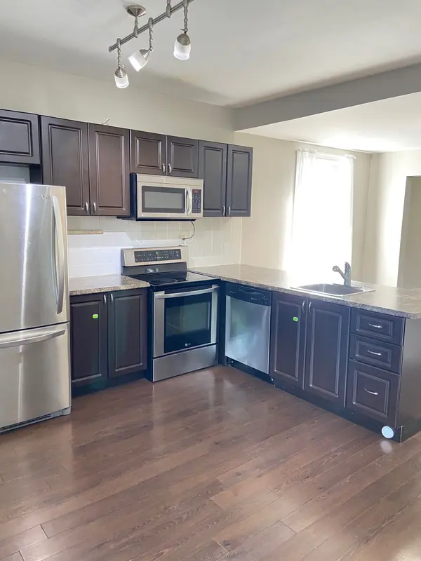 60 Arthur AVE N, Hamilton, ON L8L 6C5