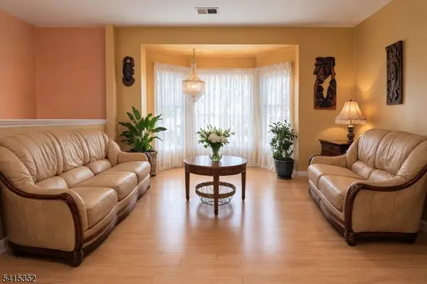 93 Perez Dr, Newark City, NJ 07103