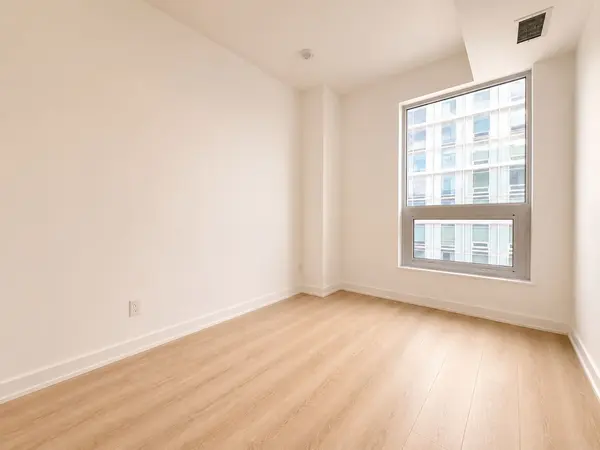 100 Queen ST E #3607, Toronto C08, ON M5C 0B5