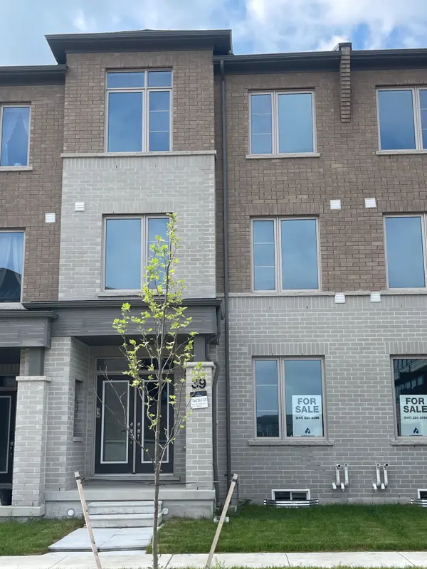 39 Jane Newlove DR, Markham, ON L6C 3P5