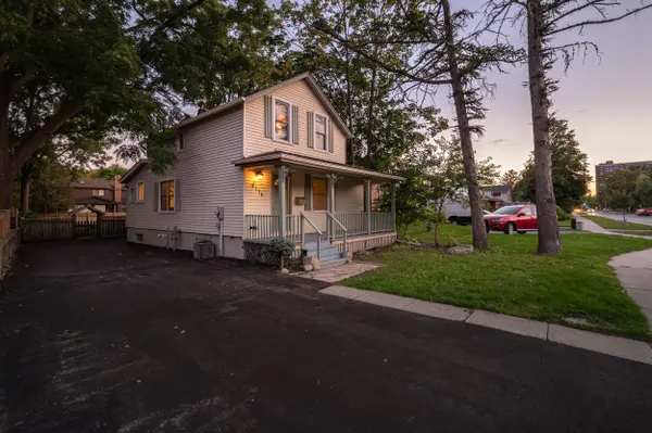 2174 New ST, Burlington, ON L7R 1H8