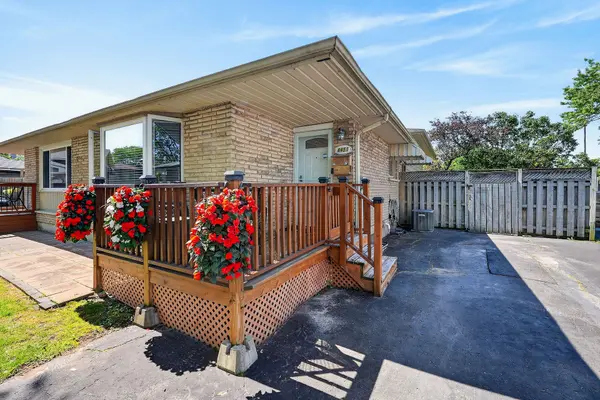 4451 Meadowvale DR, Niagara Falls, ON L2E 5W8