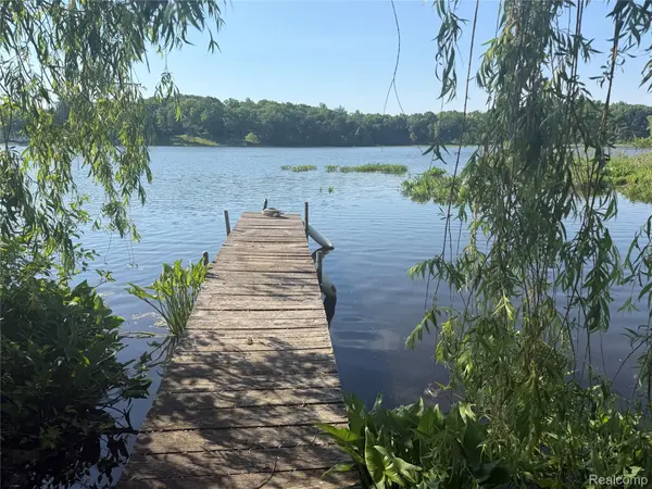 2130 Webster Park DR, Genoa Township, MI 48843