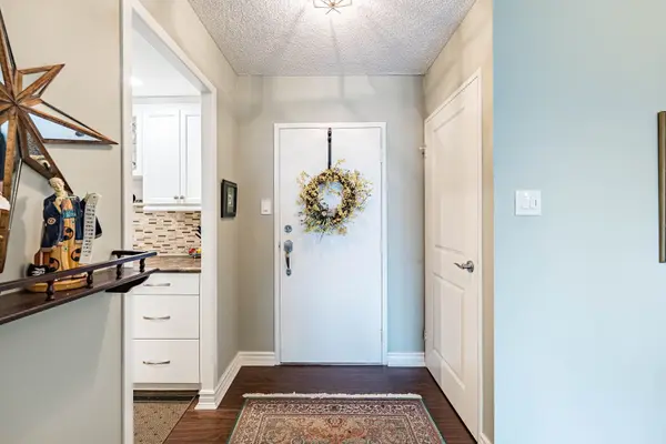 299 Mill RD #306, Toronto W08, ON M9C 4V9