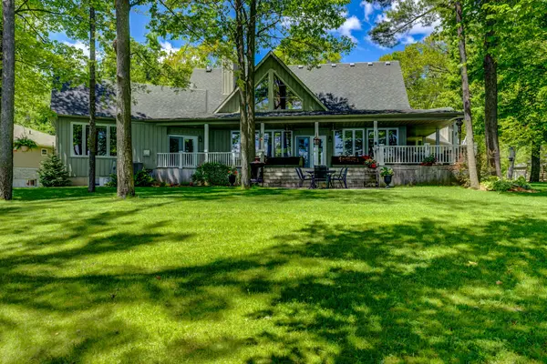 12 Edgewood DR, Kawartha Lakes, ON K0M 1N0
