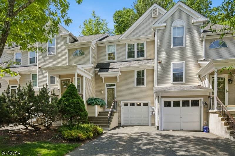 23 Rushmore Ln, Allamuchy Twp., NJ 07840