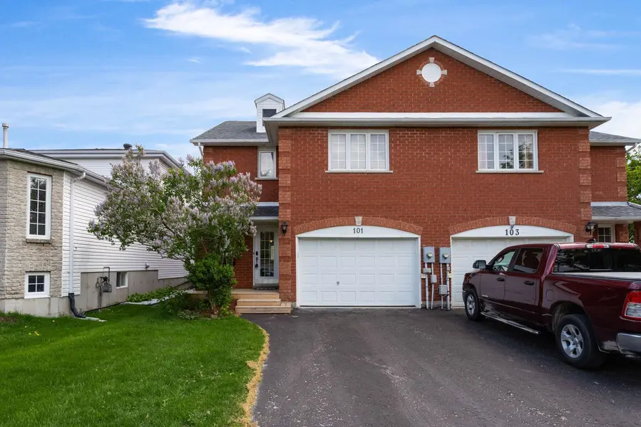 101 Downing CRES, Barrie, ON L4N 8V5