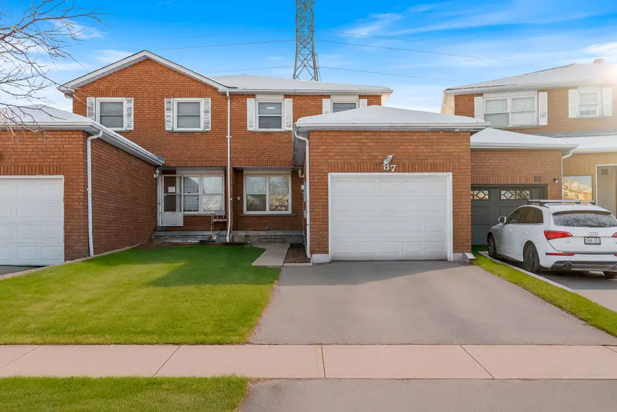 87 Tulip DR, Brampton, ON L6Y 3W9