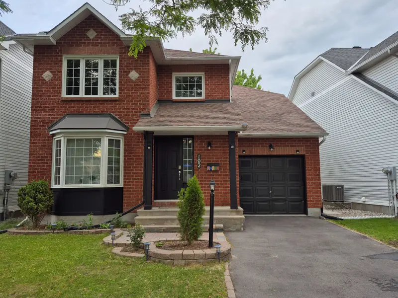 192 Windhurst DR, Barrhaven, ON K2G 6J4