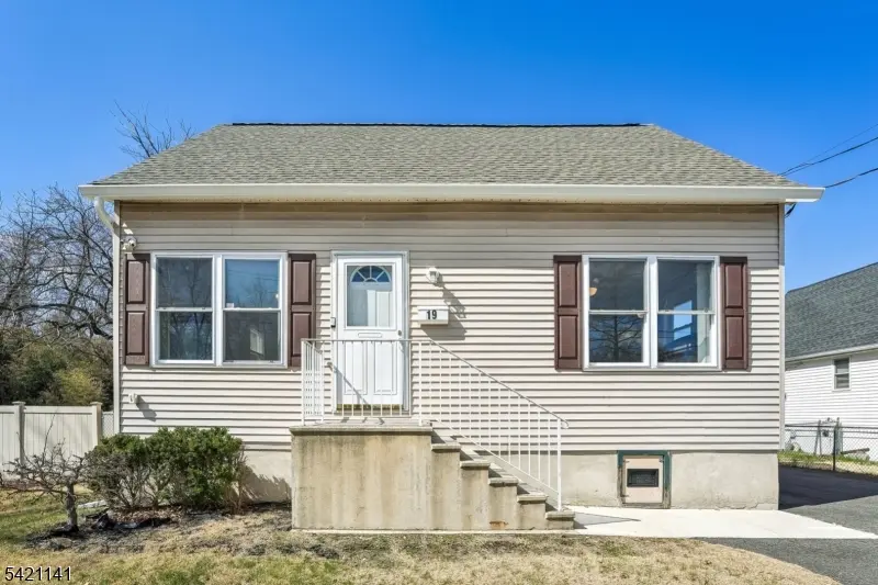 19 Marlin Ave, Pequannock Twp., NJ 07440