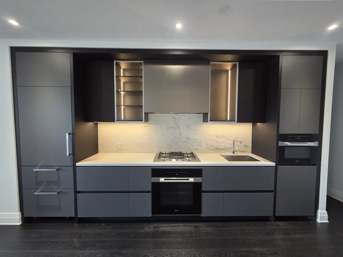 2 Forest Hill RD #407, Toronto C02, ON M4V 2L3