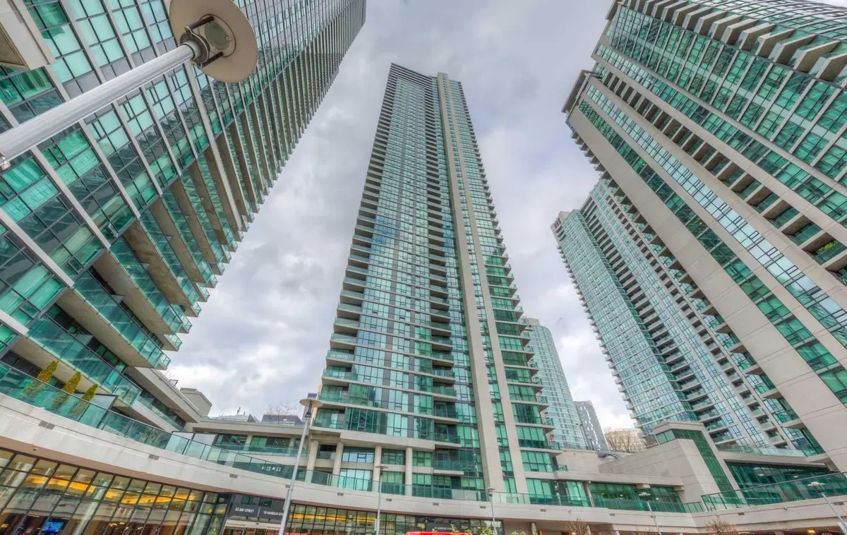 18 Harbour ST #301, Toronto C01, ON M5J 2Z6