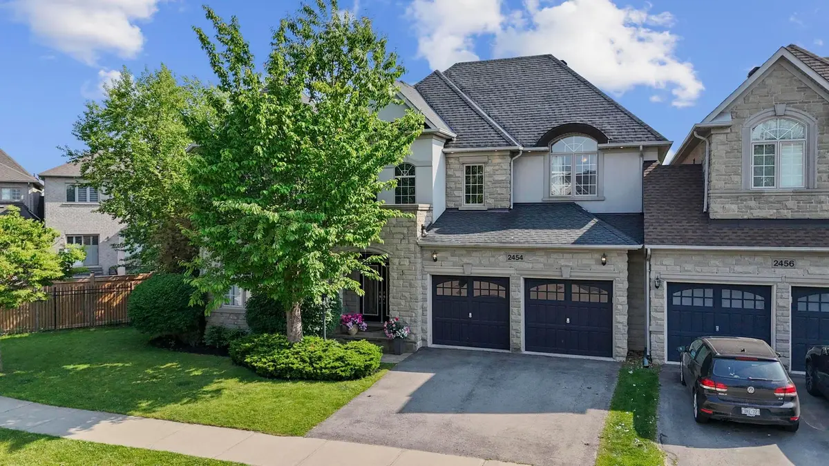 2454 Springforest DR, Oakville, ON L6M 0A1