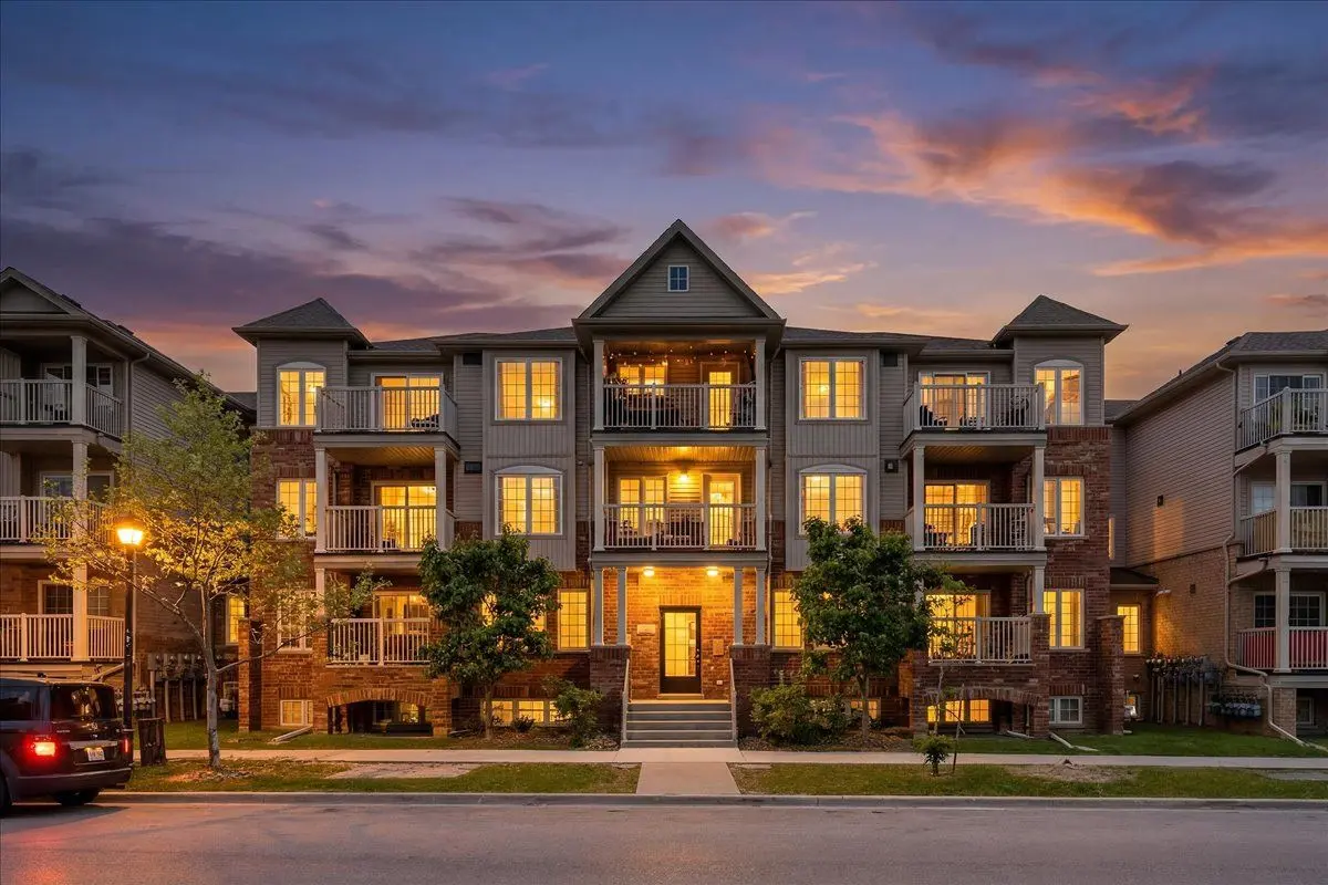 141 Isaac Devins BLVD #8, Toronto W05, ON M9M 0C4