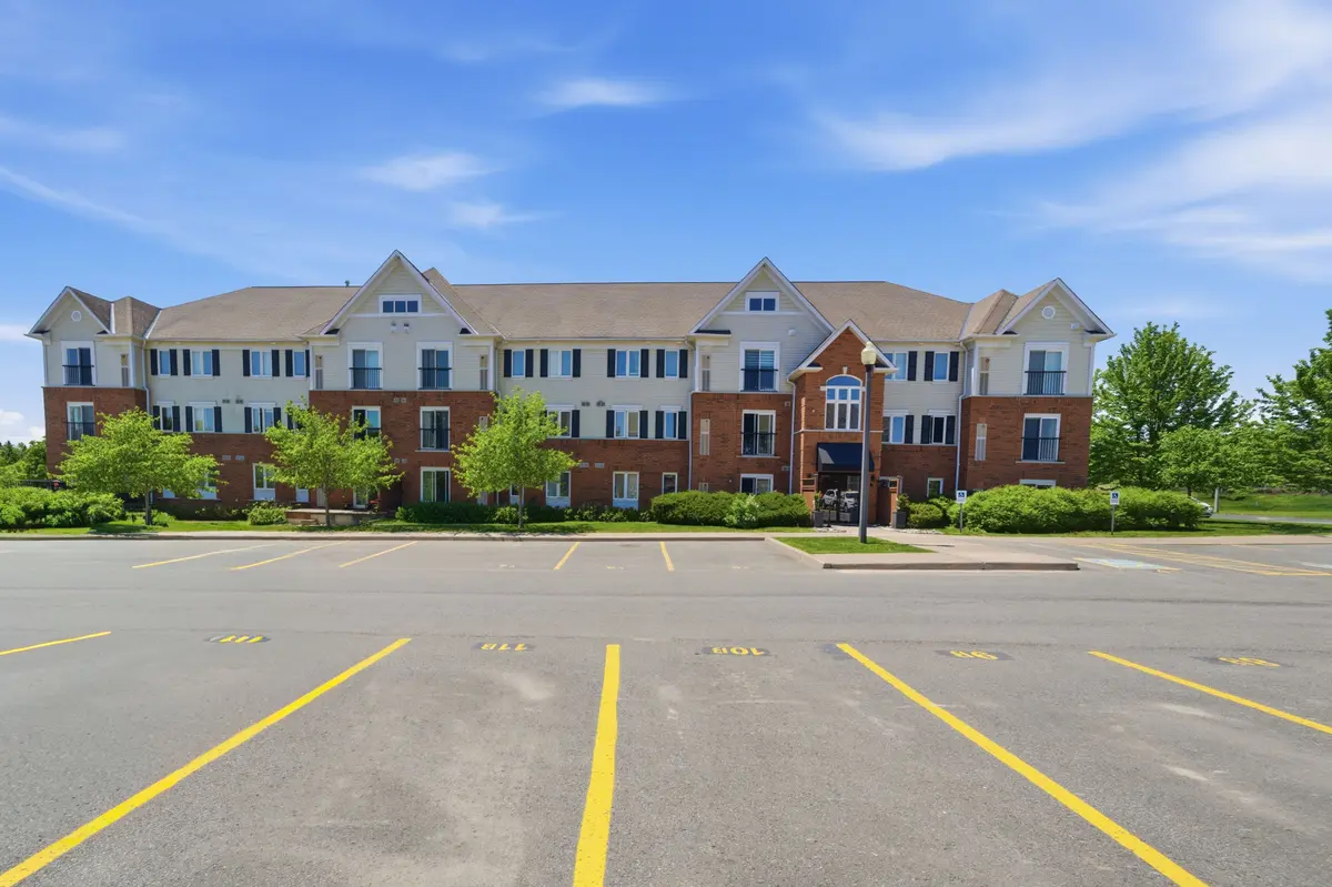 300 Spillsbury DR #101, Peterborough, ON K9K 0B4