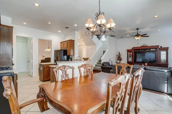 8216 Dogwood Lane, Irving, TX 75063