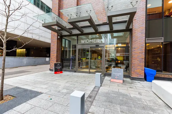8 Widmer ST #2709, Toronto C01, ON M5V 0W6