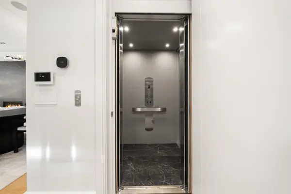 35 Nipigon AVE, Toronto C14, ON M2M 2V7