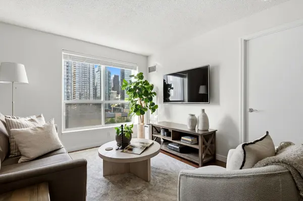 410 Queens Quay W #1105, Toronto C01, ON M5V 3T1