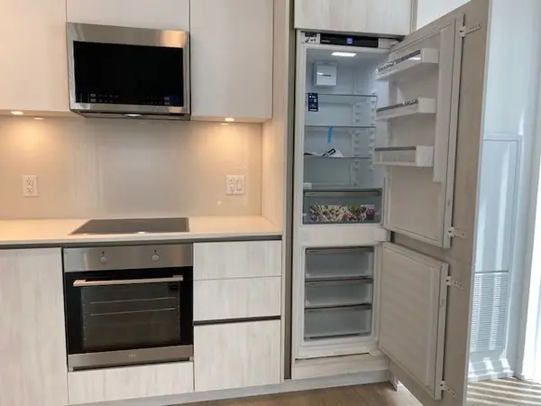 8 Widmer ST #1805, Toronto C01, ON M5V 2E7
