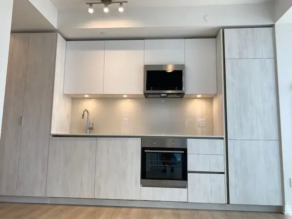 8 Widmer ST #1805, Toronto C01, ON M5V 2E7