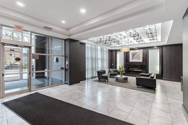 125 Western Battery RD #1112, Toronto C01, ON M6K 3R8