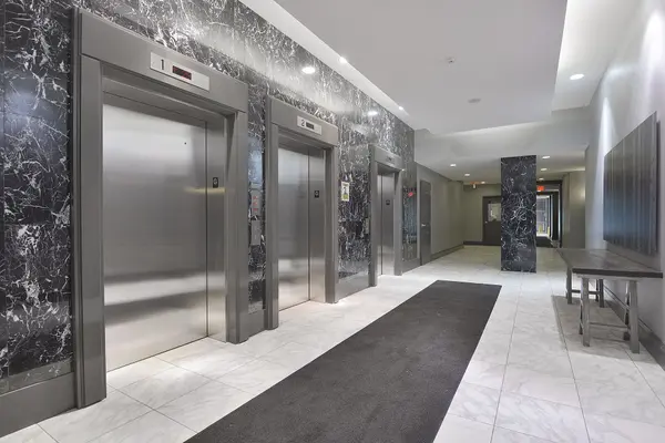 125 Western Battery RD #1112, Toronto C01, ON M6K 3R8