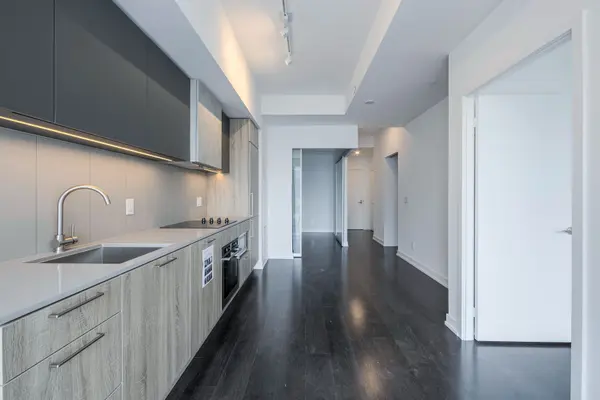 19 Western Battery RD #710, Toronto C01, ON M6K 3S4