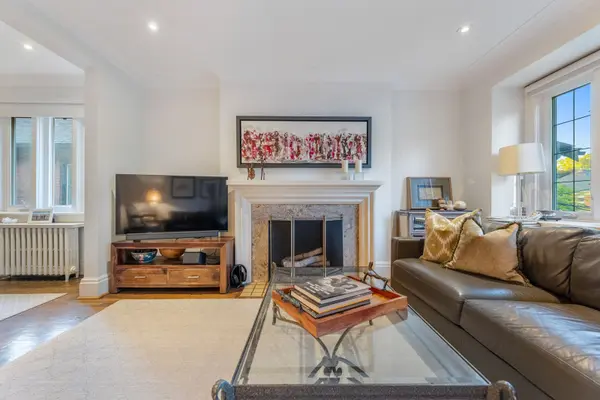 1208 Avenue RD, Toronto C04, ON M5N 2G4