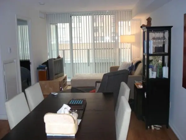 111 Elizabeth ST #619, Toronto C01, ON M5G 1P7