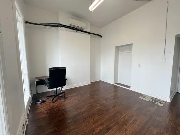 324 Spadina AVE ##B, Toronto C01, ON M5T 2E7