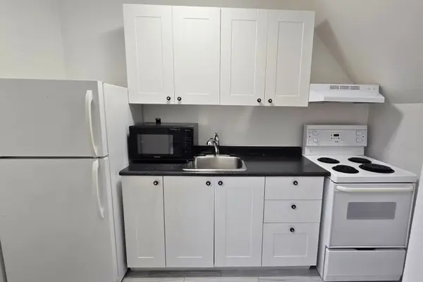 118 Pembroke ST #3, Toronto C08, ON M5A 2E5