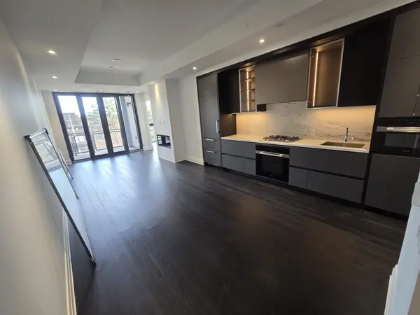 2 Forest Hill RD #407, Toronto C02, ON M4V 2L3