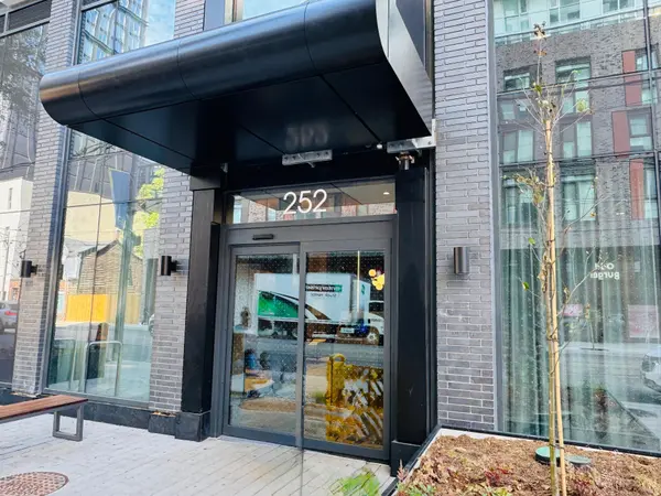 252 Church ST #5106, Toronto C08, ON M5B 0E6