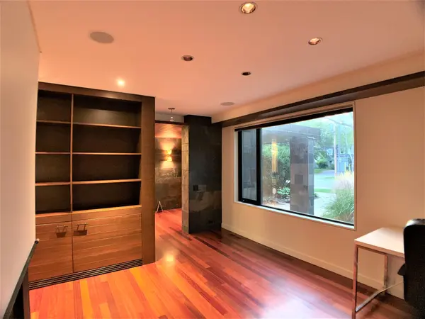5 Dunlace DR, Toronto C12, ON M2L 2R8